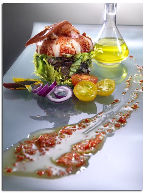  Ensalada de bogavante con salsa de lima y azafrán
